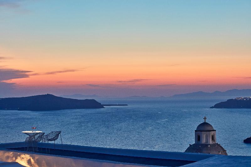 Limestone 4* Fira (Santorini)