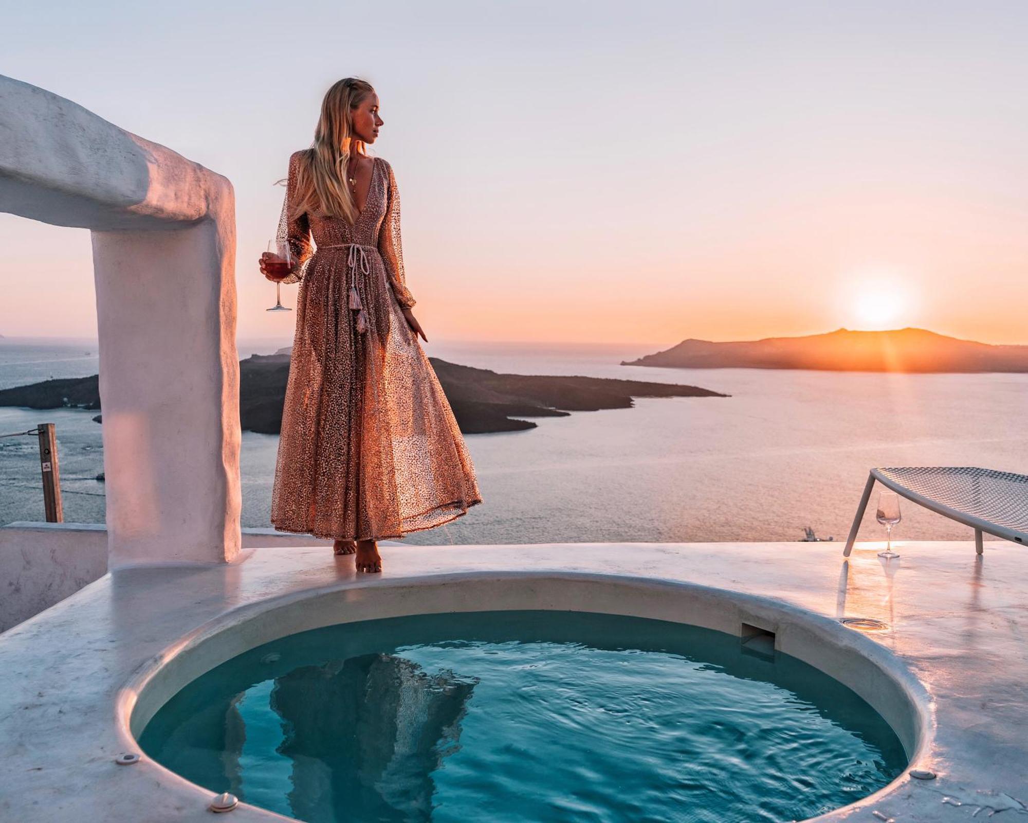 Limestone 4* Fira (Santorini)