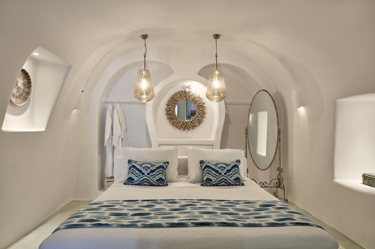 Limestone 4* Fira (Santorini)
